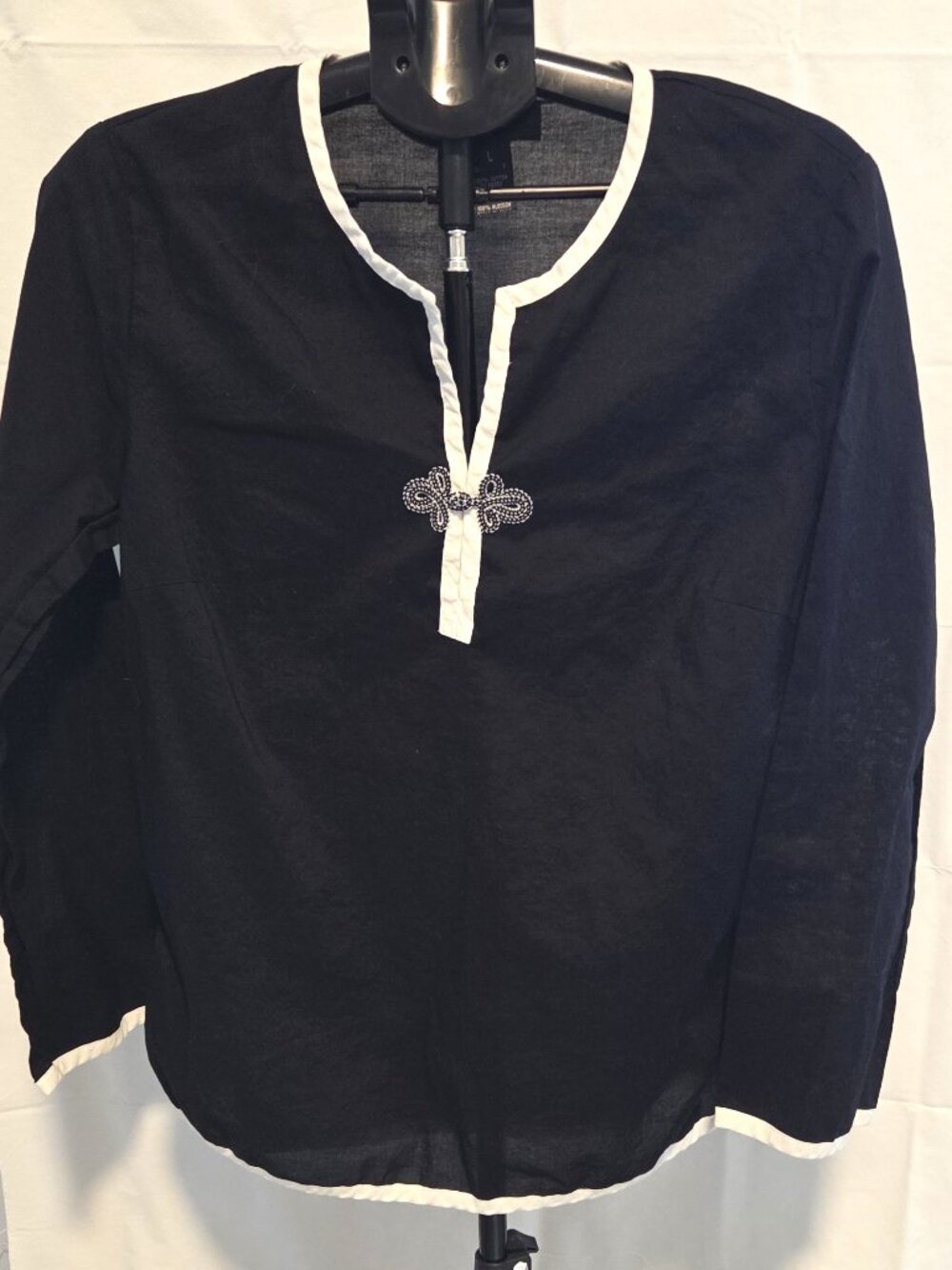 Nine West Womens Black and White Shirt Blouse Size Large, thin and lightweight
